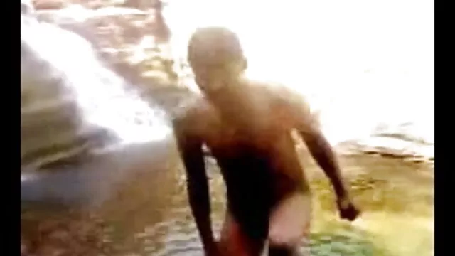 তার সাথে ঘনিষ্ঠ www বাংলা xxx video com পেতে বেশী ধরা.
