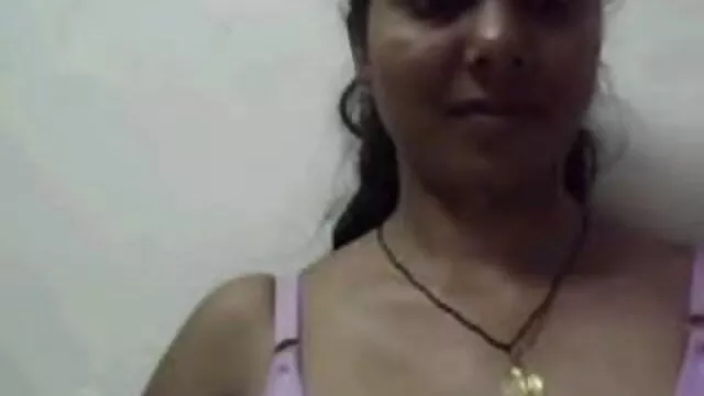 কালো স্টকিংস মধ্যে মেয়ে তার স্বামী জন্য অপেক্ষা এবং তার যোনি xxx com বাংলা মধ্যে তার লিঙ্গ গ্রহণ.