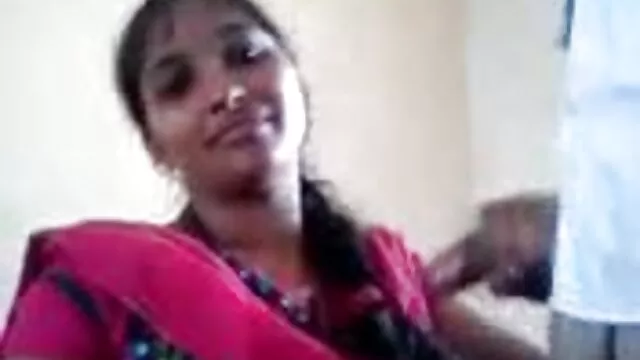 পায়ু বাংলা নতুন sex একটি বন্ধু সাথে একটি পালঙ্ক লিঙ্গের সামনে দাঁড়িয়ে একটি ক্যান্সার ফ্যান