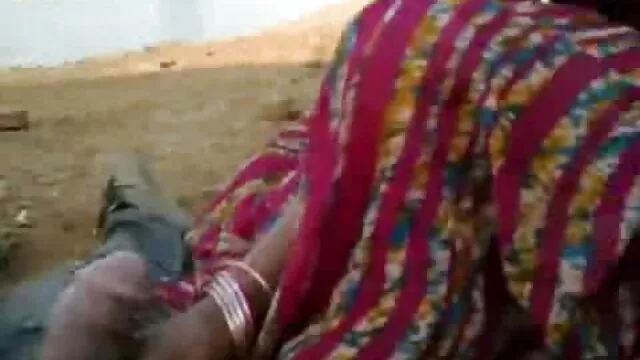 বহু পুরুষের www xnxx com বাংলা এক নারির, প্রহার করা