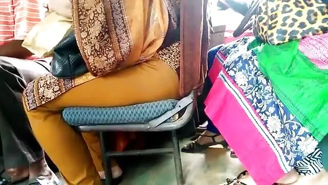 তলায় শিল্প রাইডার আকারে একটি গোলাপী টি-শার্ট একটি টুপি বাংলা হট sex ক্রীড়া বন্ধু